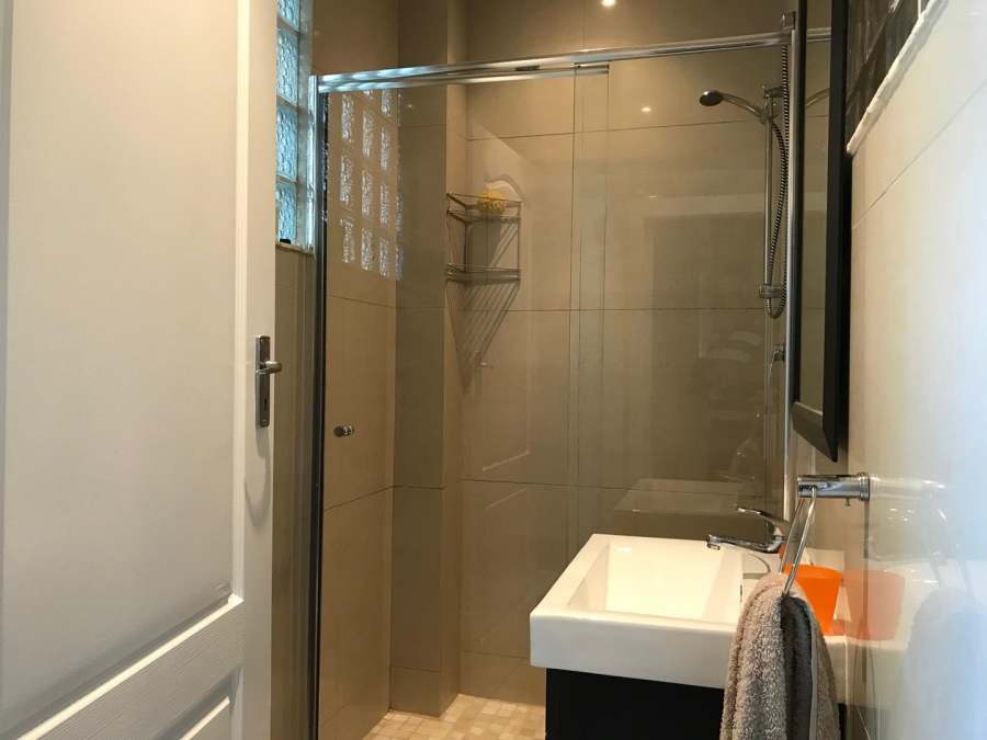 To Let 3 Bedroom Property for Rent in Sea Point Western Cape